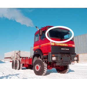URAL-IVECO(стекло лобовое)
