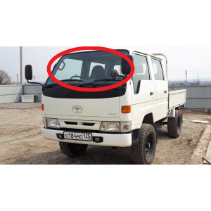 TOYOTA DYNA широкая кабина (лобовое стекло)
