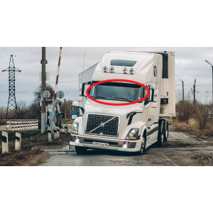 Volvo VNL/USA(стекло лобовое)