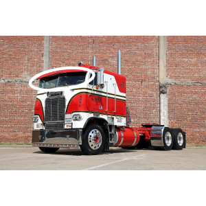 Freightliner FLB(половинки правая/левая стекло лобовое)