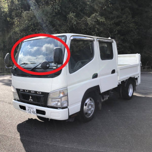 Mitsubishi Canter w622e  высокая кабина(стекло лобовое)