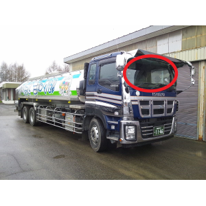 ISUZU GIGA(стекло лобовое)