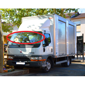 Mitsubishi Fuso К7(стекло лобовое)