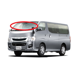  NISSAN CARAVAN (стекло лобовое)