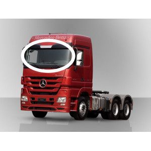Mercedes Actros II широкая кабина (стекло лобовое)